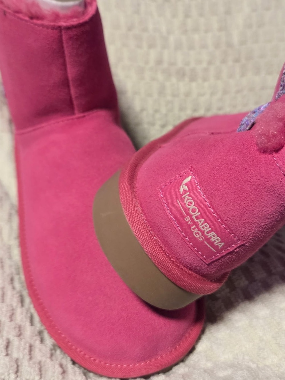 Koolaburra Magenta Girls' Faux-Shearling Ankle Boots with Glitter Stars - Picture 5 of 6